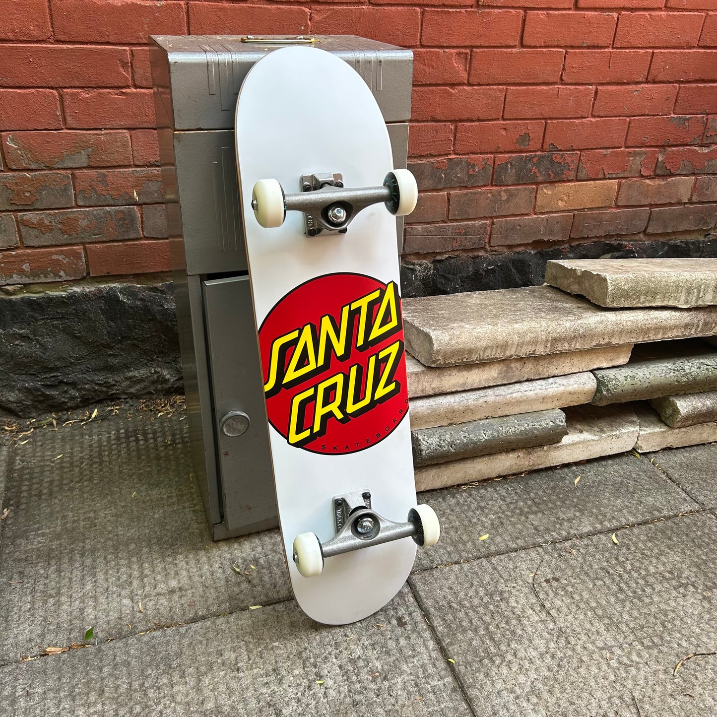 Next Step Complete - Santa Cruz Classic Dot, White - 8.0"