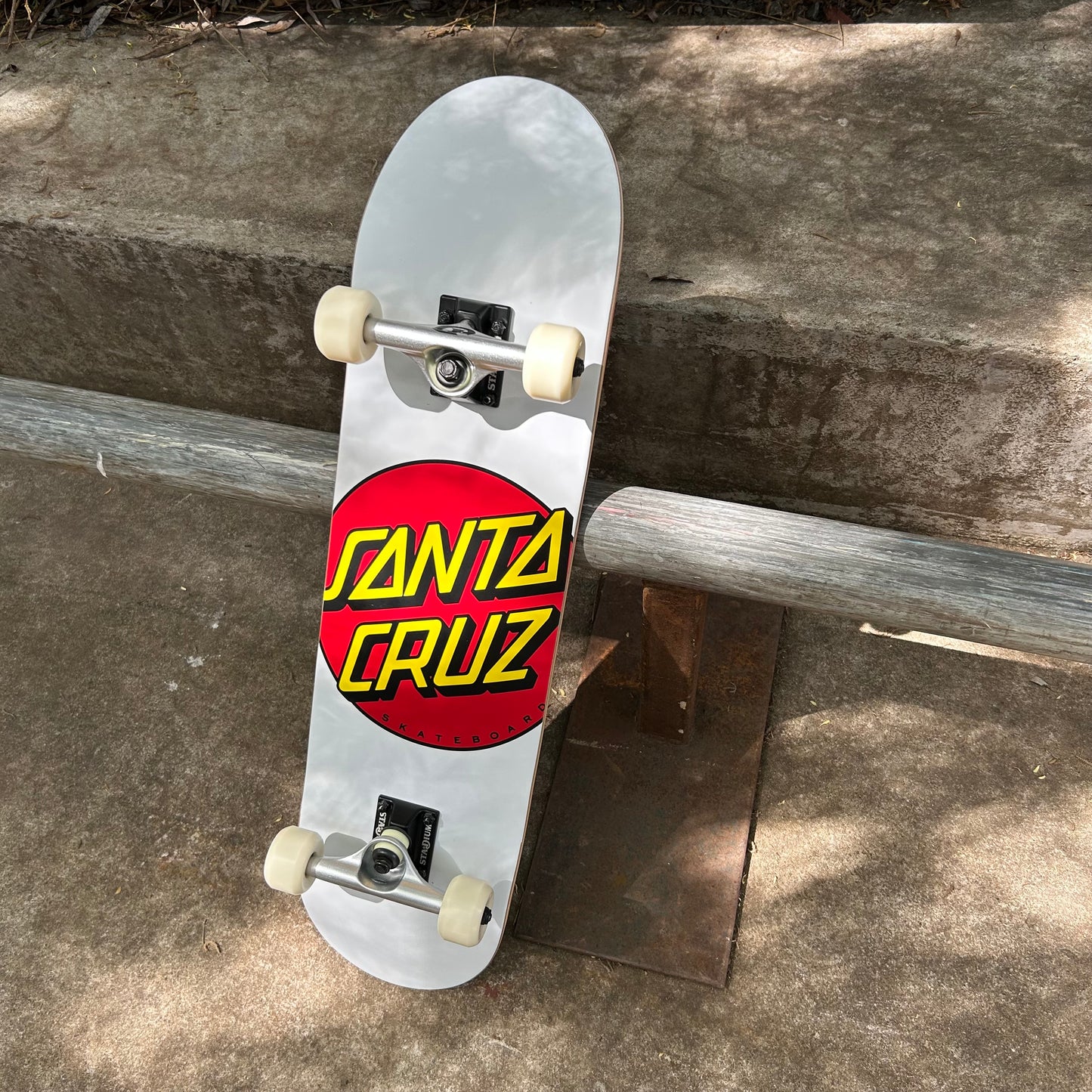 Starter Complete - Santa Cruz Classic Dot, White - 8"