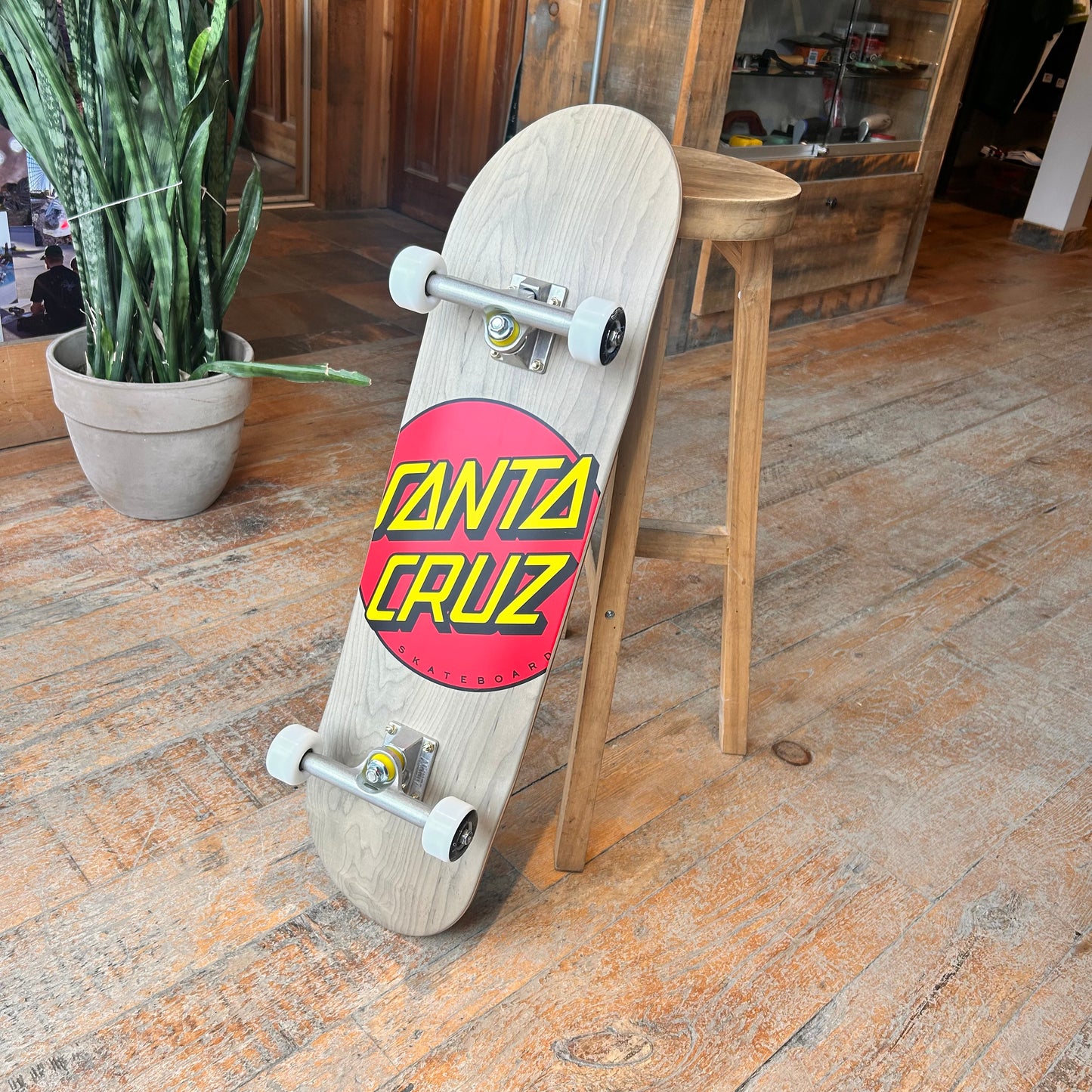 Next Step Complete - Santa Cruz Classic Dot - 8.375”
