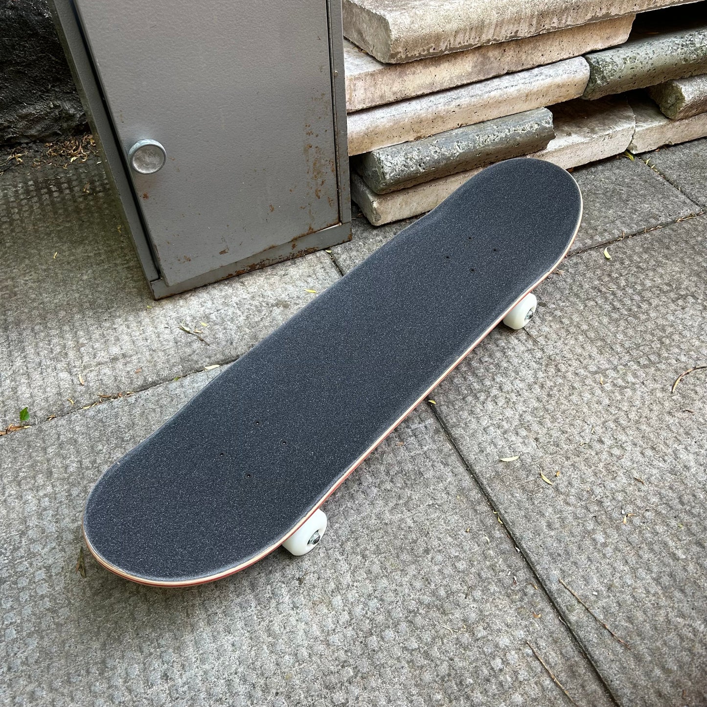 Next Step Complete - Santa Cruz Classic Dot, White - 8.0"
