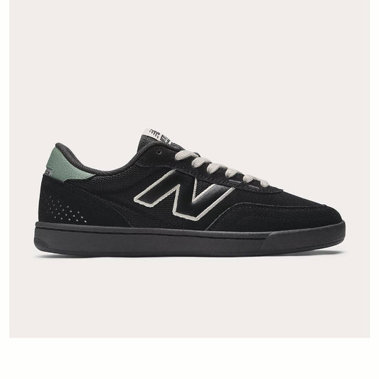 NB Numeric - 440 V2 - Black / White