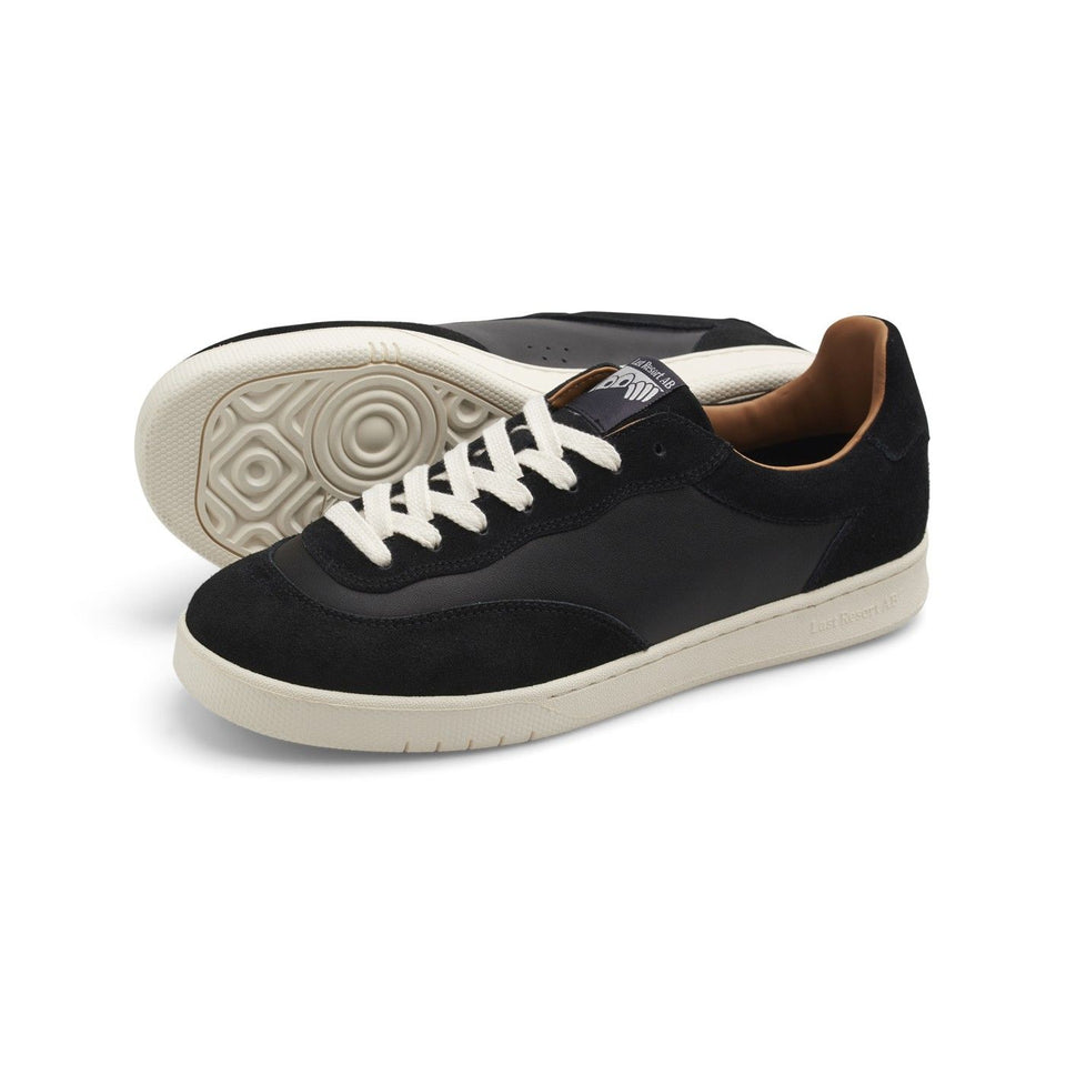 Last Resort AB - CM001 Lo Suede/Leather - Black/White