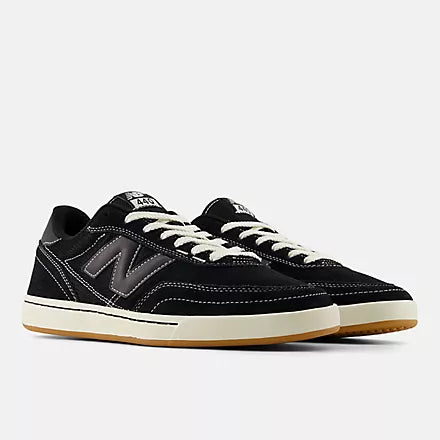 NB Numeric - 440 V2 - Black / White